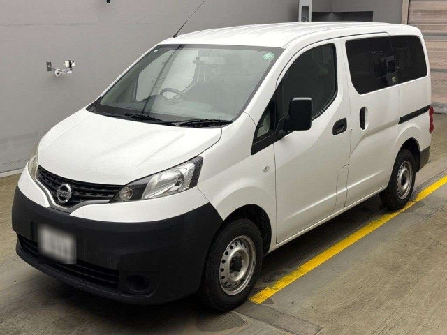 NISSAN NV200 2018