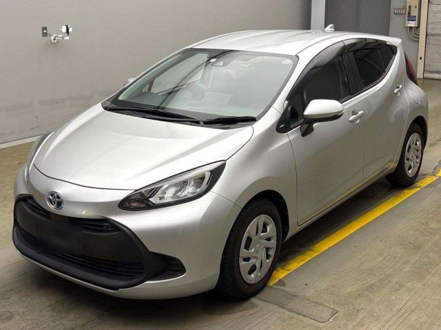 TOYOTA AQUA 2022