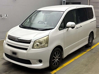 TOYOTA NOAH 2009