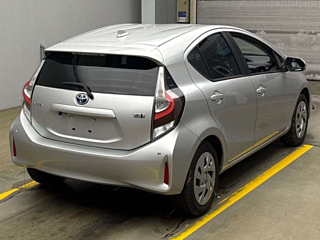 TOYOTA AQUA 2021