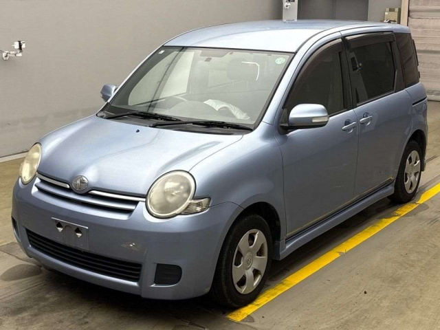 TOYOTA SIENTA 2013