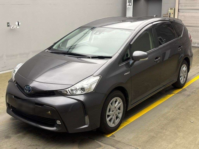 TOYOTA PRIUS ALPHA 2020