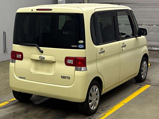 DAIHATSU TANTO 2010