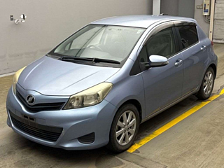 TOYOTA VITZ 2011