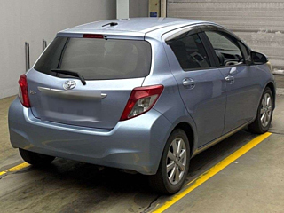 TOYOTA VITZ 2011