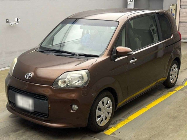 TOYOTA PORTE 2013