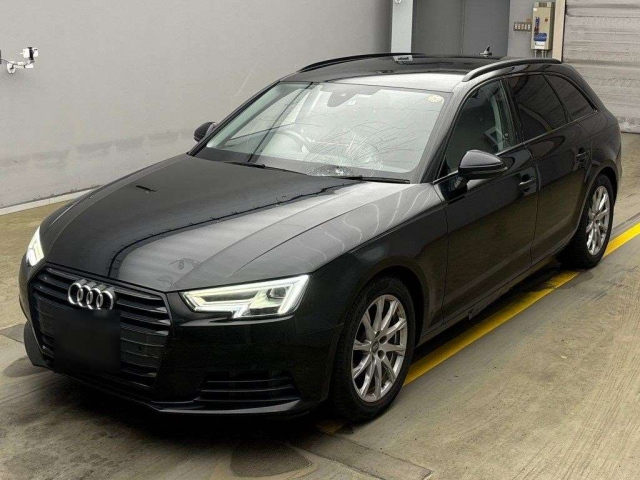 AUDI A4 2018