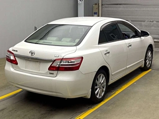 TOYOTA PREMIO 2012