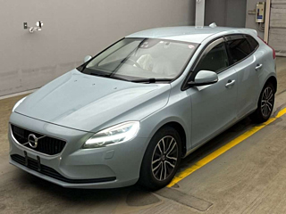 VOLVO V40 2018