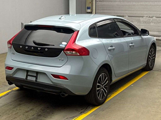VOLVO V40 2018