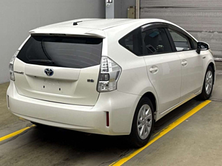 TOYOTA PRIUS ALPHA 2012