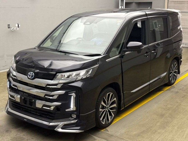 TOYOTA NOAH 2023