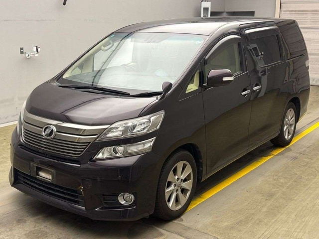 TOYOTA VELLFIRE 2013