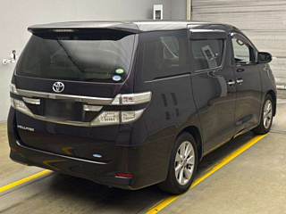 TOYOTA VELLFIRE 2013