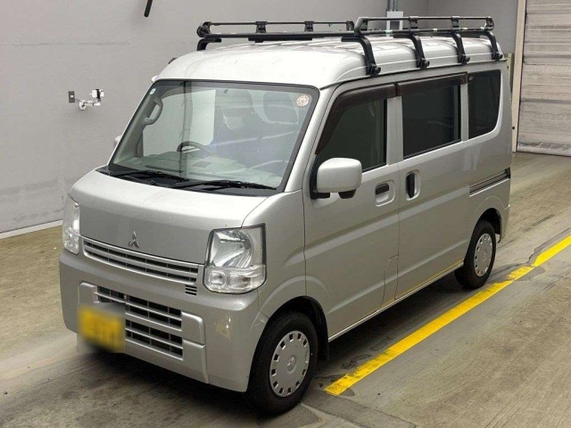 MITSUBISHI MINICAB VAN 2017