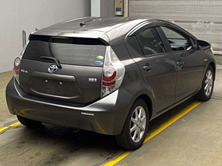 TOYOTA AQUA 2012