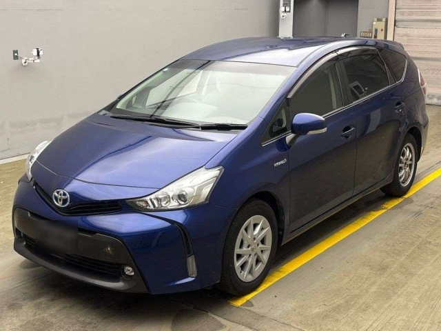 TOYOTA PRIUS ALPHA 2016