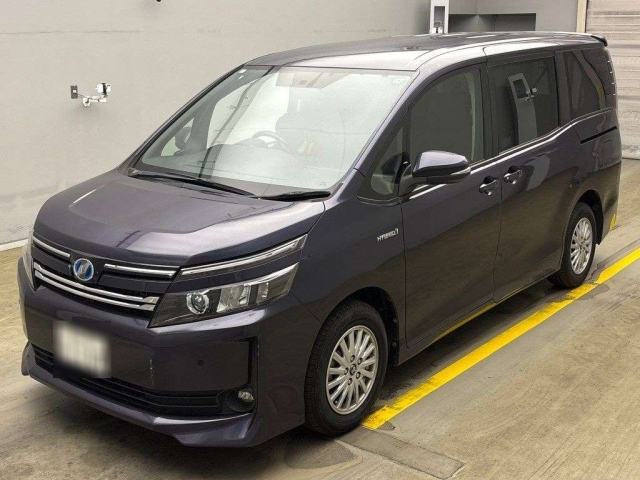 TOYOTA VOXY 2015