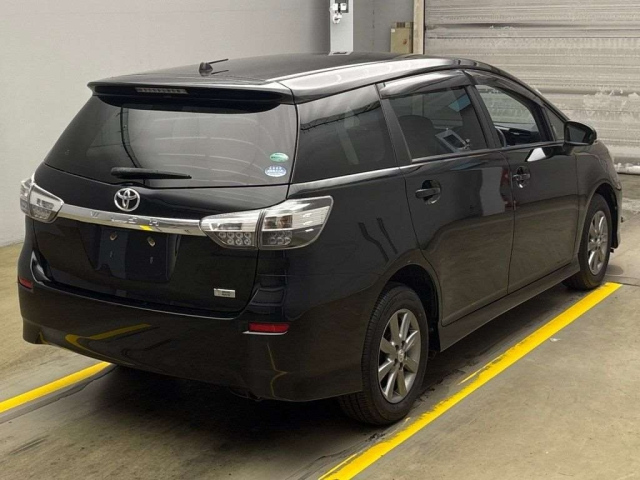 TOYOTA WISH 2015