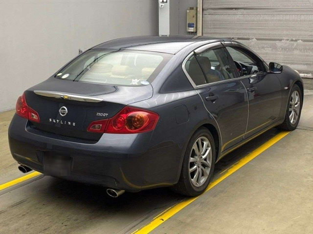 NISSAN SKYLINE 2009