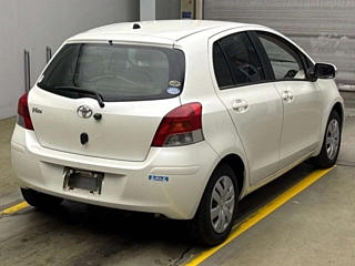 TOYOTA VITZ 2010
