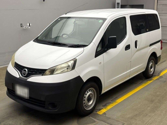 NISSAN NV200 2018