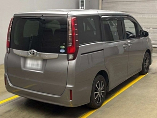 TOYOTA NOAH 2015