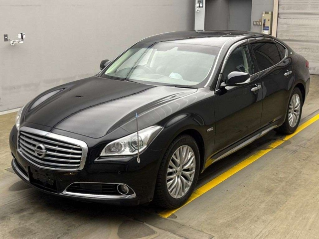 NISSAN CIMA 2018