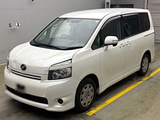TOYOTA VOXY 2009