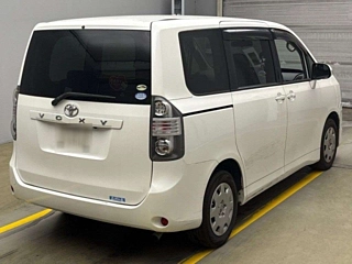 TOYOTA VOXY 2009