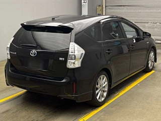 TOYOTA PRIUS ALPHA 2014