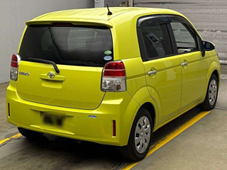 TOYOTA SPADE 2013