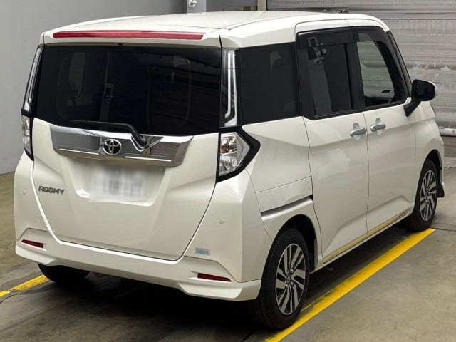 TOYOTA ROOMY 2023