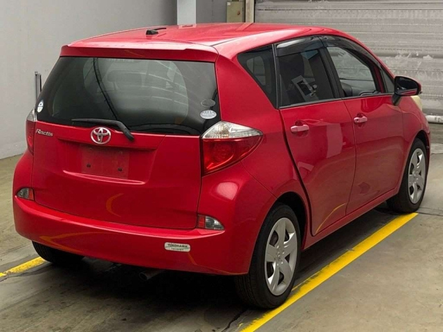 TOYOTA RACTIS 2011