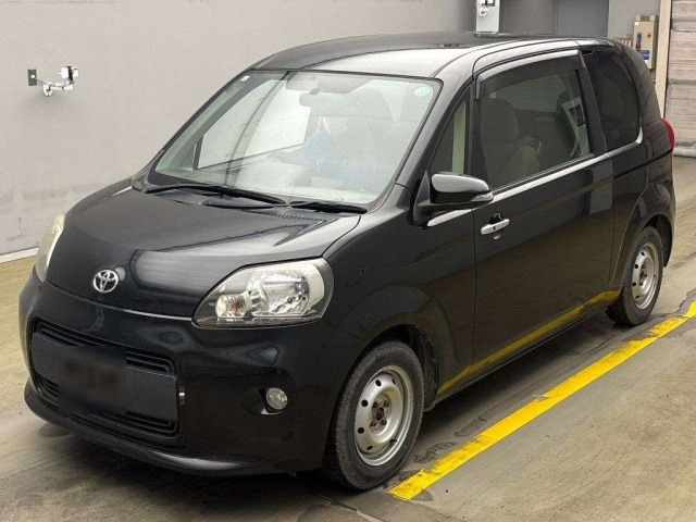 TOYOTA PORTE 2013