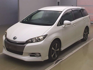 TOYOTA WISH 2013