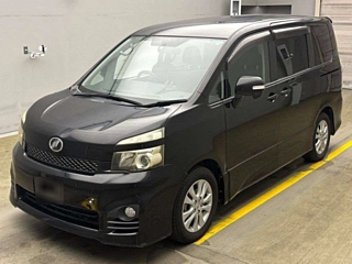 TOYOTA VOXY 2010
