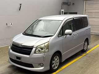 TOYOTA NOAH 2008