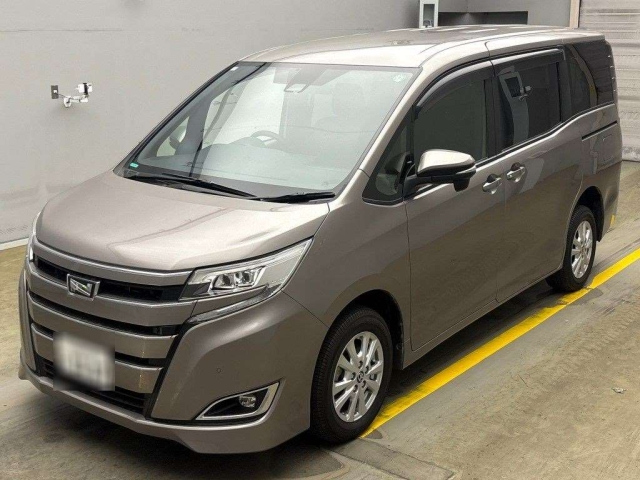 TOYOTA NOAH 2021