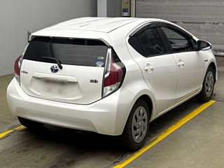 TOYOTA AQUA 2016