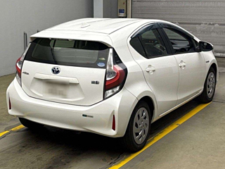 TOYOTA AQUA 2017