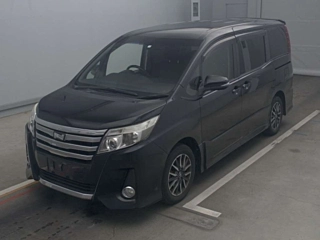 TOYOTA NOAH 2014