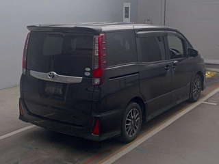 TOYOTA NOAH 2014
