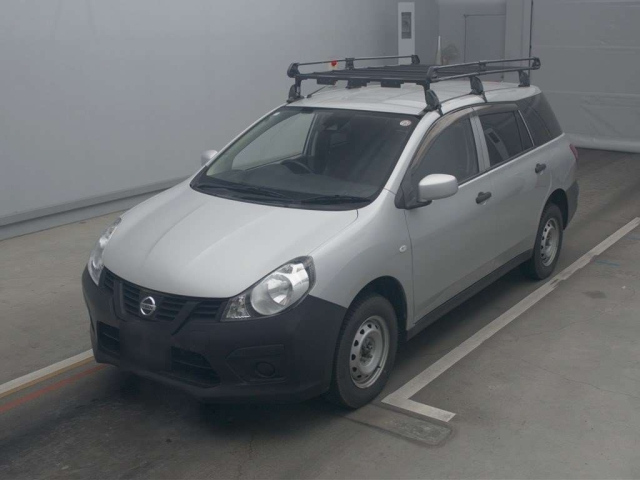 NISSAN AD 2020