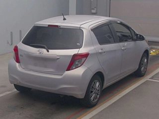 TOYOTA VITZ 2013