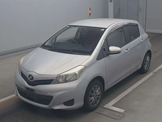 TOYOTA VITZ 2013
