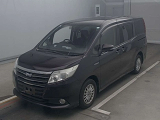 TOYOTA NOAH 2014