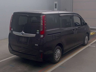 TOYOTA NOAH 2014
