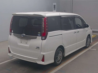 TOYOTA NOAH 2016