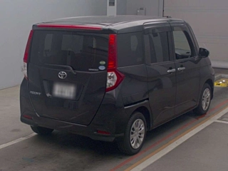 TOYOTA ROOMY 2017